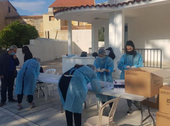 Αυξάνονται στα 64 τα σημεία δειγματοληψίας για rapid tests το Σάββατο
